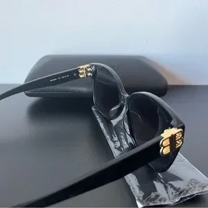 Balenciaga | Accessories | Like New Balenciaga Dynasty  display picture 3